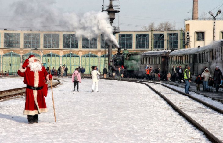 Ültesd fel a gyereket a Télapó Expresszre!
