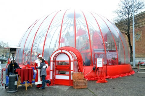 Adakozol? – beindult a Mikulásgyár!