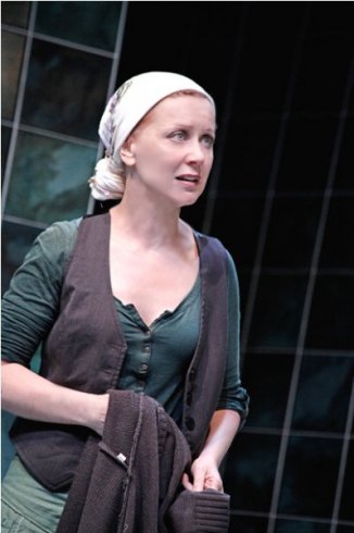 Mikve - 8 nő, 8 sors a Pesti Színházban