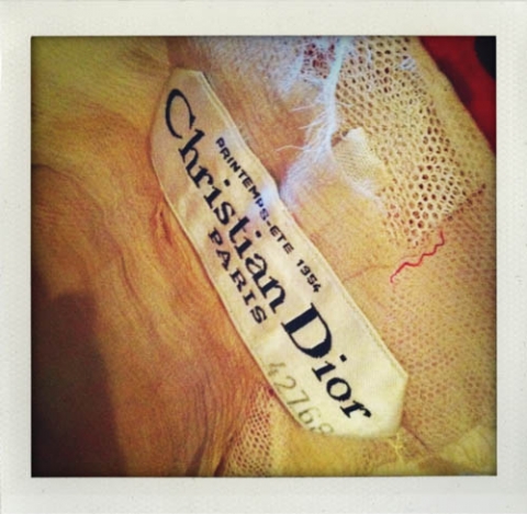 50 000 $ Natalie Portman Dior Vintage ruhájáért