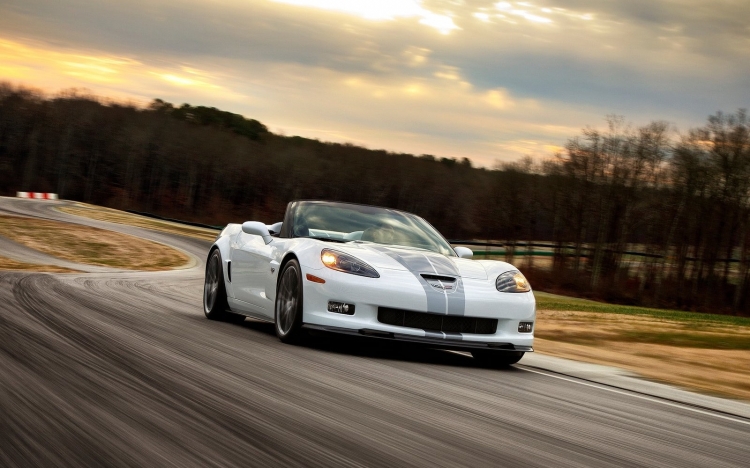 Elfújja az összes gyertyát a 60 éves Chevy Corvette