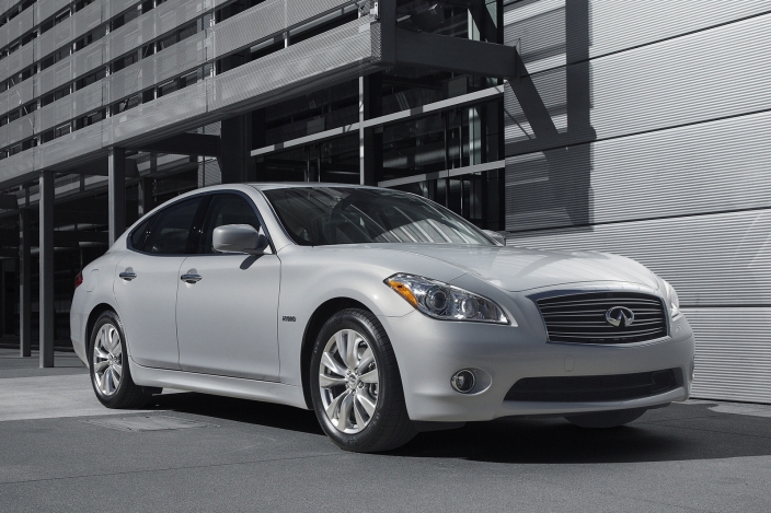 Még takarékosabb lett a hibridek királya