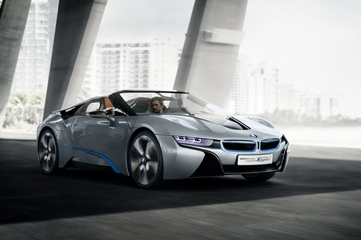 Szárnyakon érkezik az álom: BMW i8 Spyder
