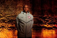 Budapesten fut Carl Lewis - , divat, életmód, stílus