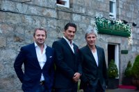 Árpa Attila Skóciában forgatta krimijét - Palackba zárva, divat, életmód, stílus