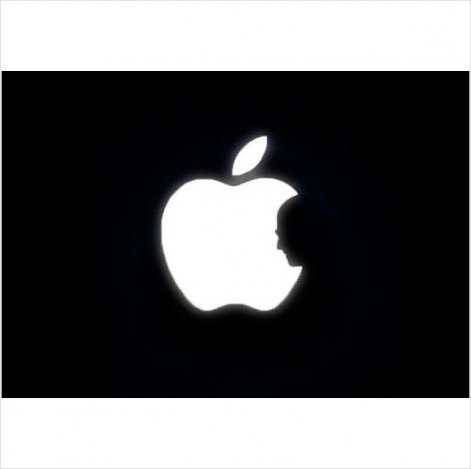 Különleges Apple MacBook Steve Jobs emlékére