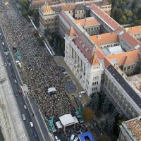 Tízezrek tüntettek a Zöld Pardonért - , divat, életmód, stílus