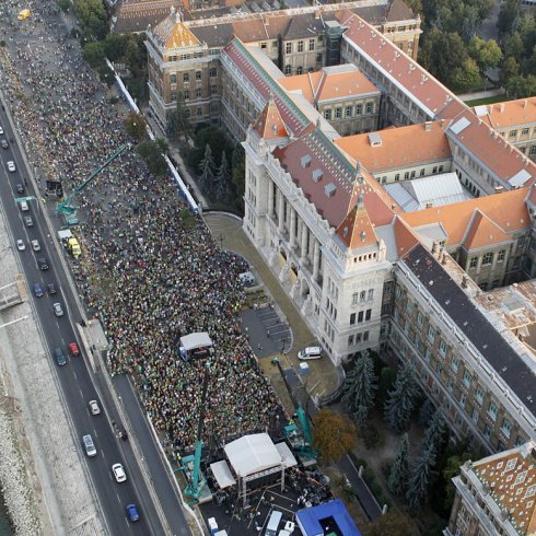 Tízezrek tüntettek a Zöld Pardonért