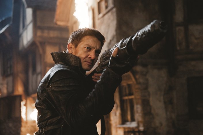 Jeremy Renner civilben is betegre keresi magát