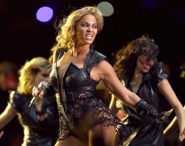 Beyoncé kiverte a biztosítékot a Super Bowl félidejében