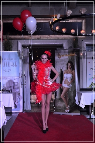 Több nő ledér öltözékben jelent meg a farsangon