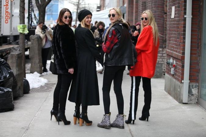 Modelllányok két show között