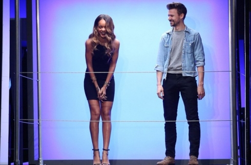 Rihanna tervez, River Island végez