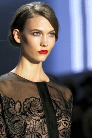 Egy modell ezer arca - és egyetlen élete