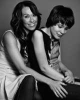 A jó ügy érdekében - Keresd a nőt!, divat, életmód, stílus