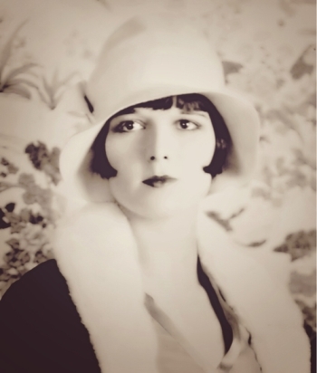 Idegen házak úrnője