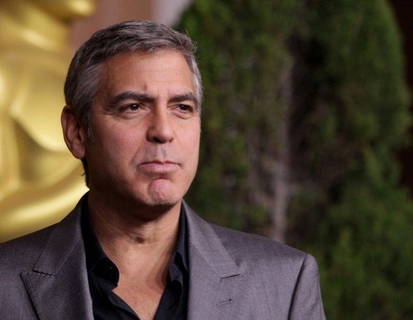 George Clooney-t megint dobta egy nő