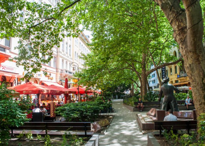 Az ingatlanárak magasabbak a buliövezetekben