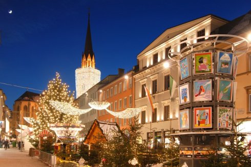 Advent kétmillió lámpácska fényében