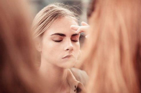 Hogyan készíts Burberry sminket?