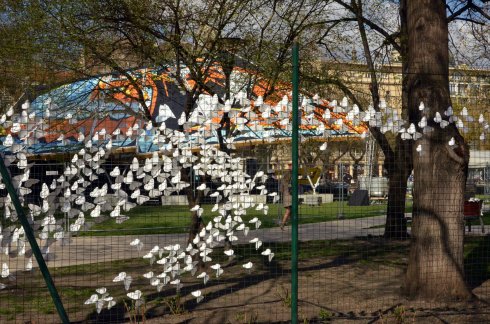 15 ezer lepke szállt az Erzsébet térre!