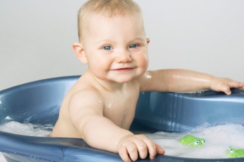 Babák fürdetése