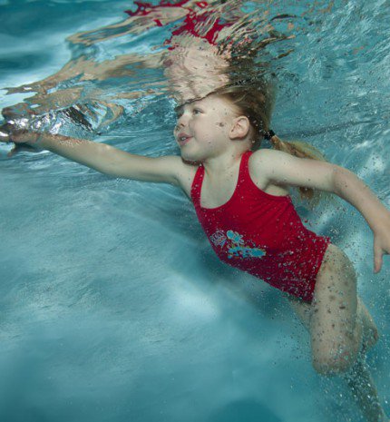 A játék fontossága és szerepe a babaúszásban