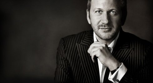 A STÍLUS TANULHATÓ VAGY MEGVÁSÁROLHATÓ?