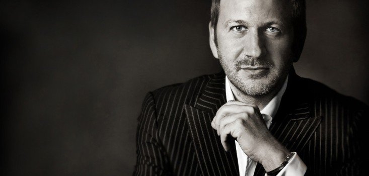 A STÍLUS TANULHATÓ VAGY MEGVÁSÁROLHATÓ?