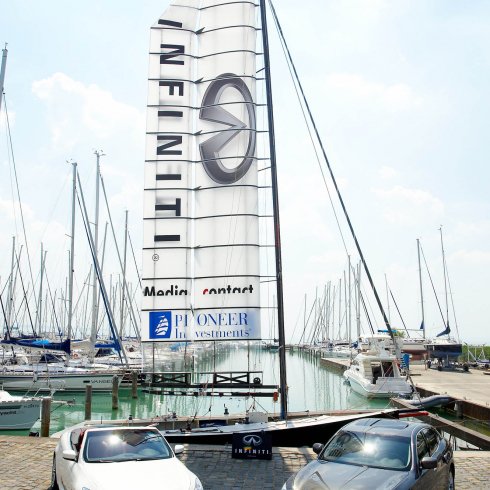 Bemutatták a világújdonságnak számító Infiniti-szárnyat