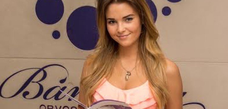 Szépségkirálynő sorozatszerepben