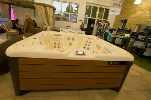 Több mint 50 jakuzzi egyetlen helyen