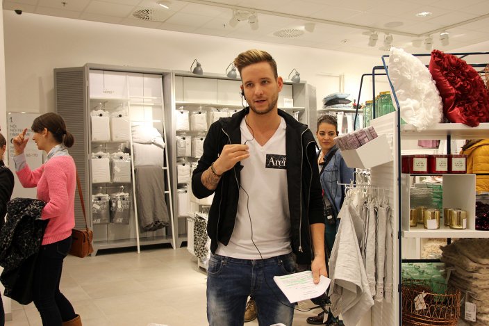 Idegenvezetőnek állt Istenes Bence