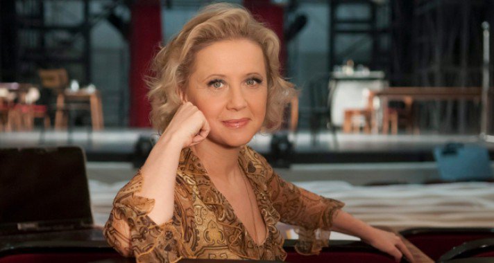 Isten éltessen Eszenyi Enikő!