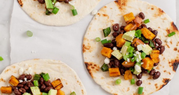 Édesburgonyás-avokádós taco