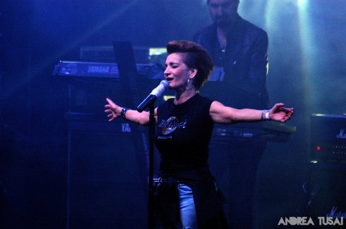 Laza és természetes szórakozás Keresztes Ildikó tálalásában