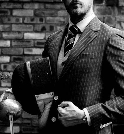 Látjuk mi van a jelmez mögött