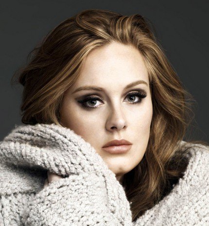 Négy év után visszafoglalja trónját Adele