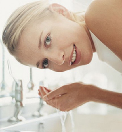 5 arctisztító szokás, amivel csak ártasz a bőrödnek