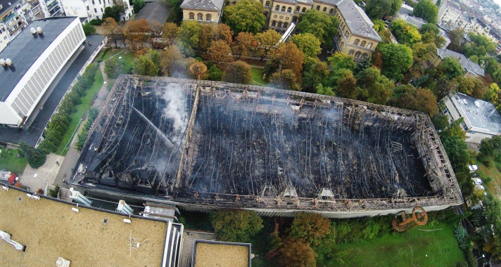 Kiégett a TF sportcsarnoka