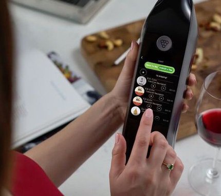 Okostelefon után, itt az okos borosüveg