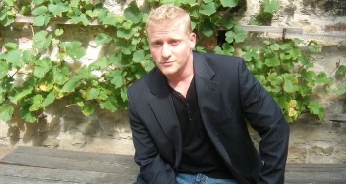 Angyalbőrben, újra a színpadon Noé Viktor