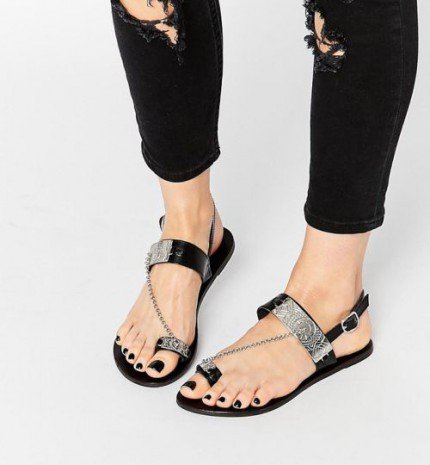 Bazár - 40 egyedi szandál nyárra 15.000Ft alatt