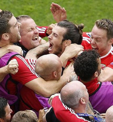 Wales győzelemmel kezdett