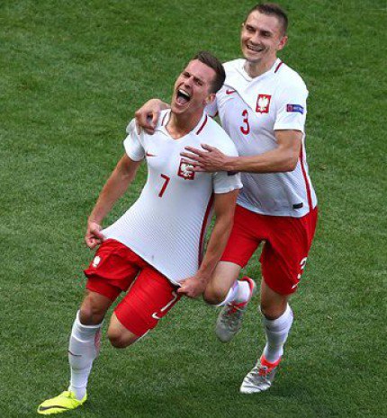 Lengyel siker az Észak-Írek ellen