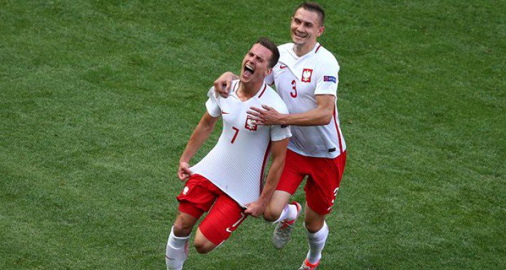 Lengyel siker az Észak-Írek ellen