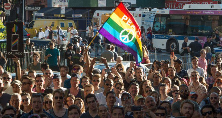 Az orlandói mészárlás emlékére