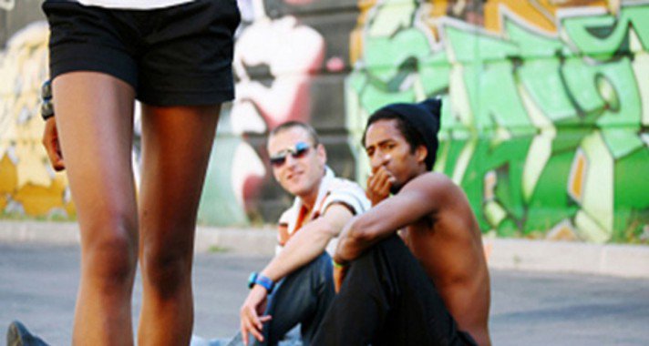 #NoWomanEver - Kampány az utcai szexuális zaklatás ellen