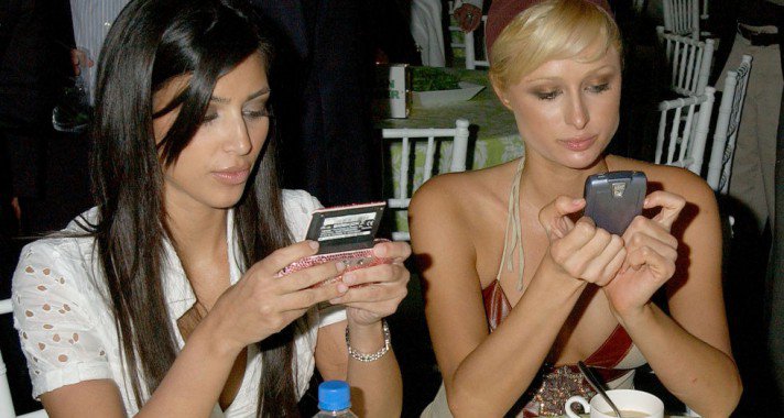 Leporoltunk egy régi stílust - Avagy amikor még az összecsukható telefon volt a menő