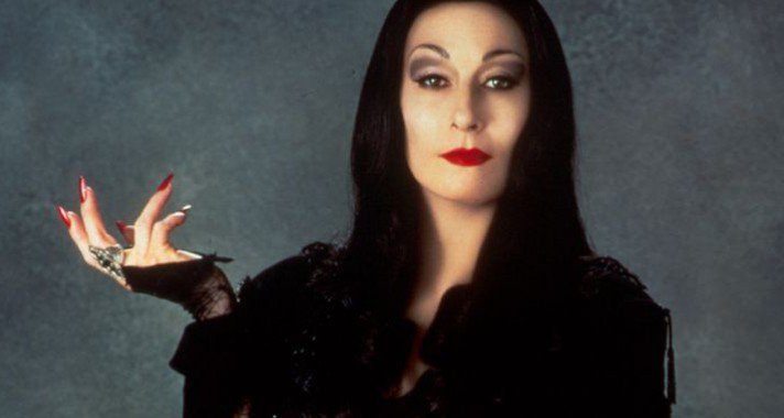 Az Addams Family Morticiája - Anjelica Houston 65 éves
